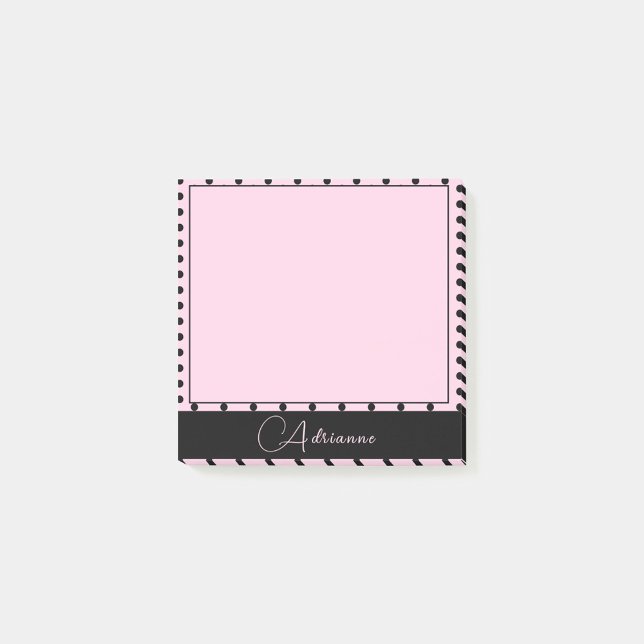 Notas Post-it® Rosa lindo monogramado con puntos de polka negro (Subido por el creador)