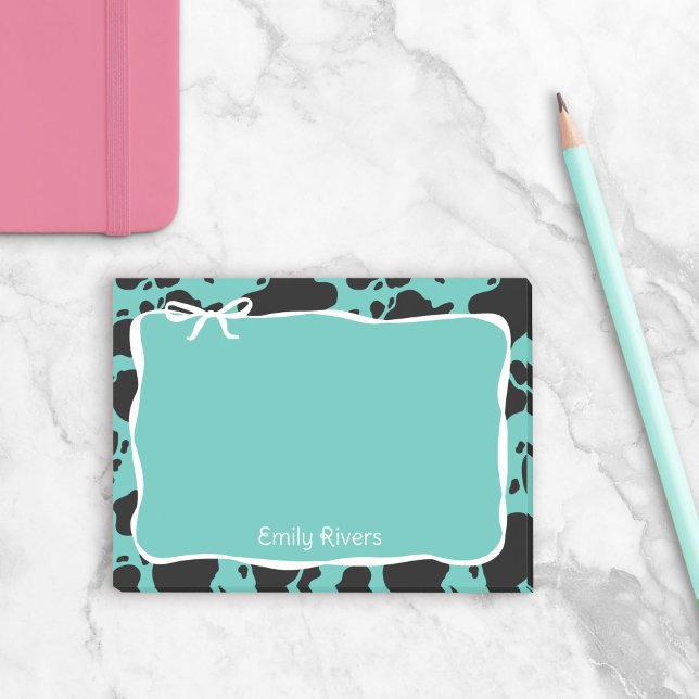 Notas Post-it® Teal Cow Print & White Bow With Your Name (Subido por el creador)