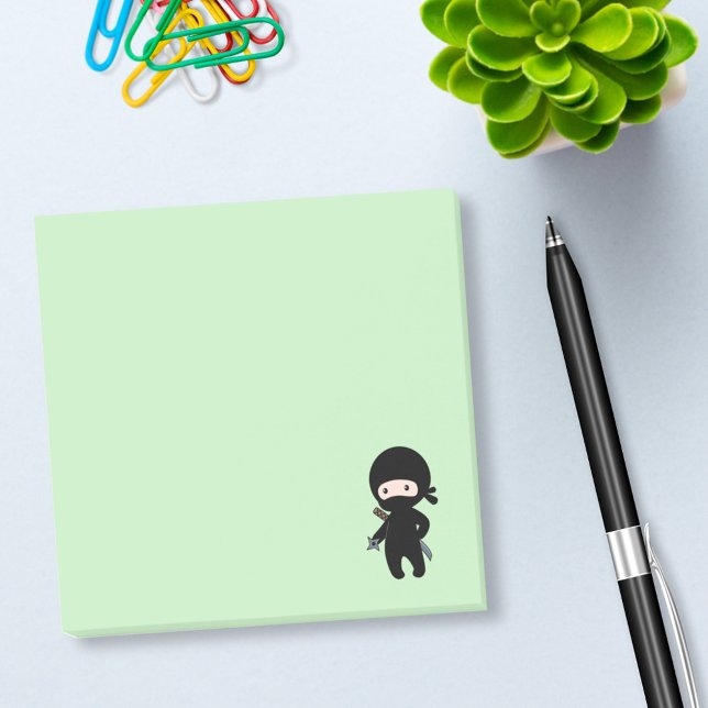 Notas Post-it® Un pequeño Ninja sostiene una estrella arrogante e (Subido por el creador)