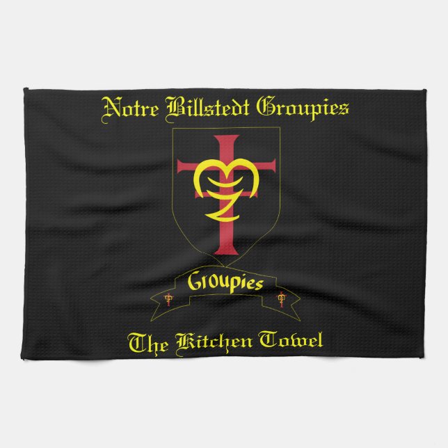 Notre Billstedt agarra la toalla de cocina (Horizontal)