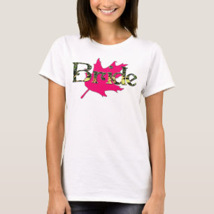 Novia que caza las camisetas sin mangas rosadas de