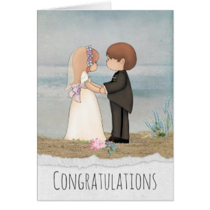 novios que comparten votos en la playa