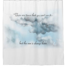 Nubes con cortina de ducha de comillas