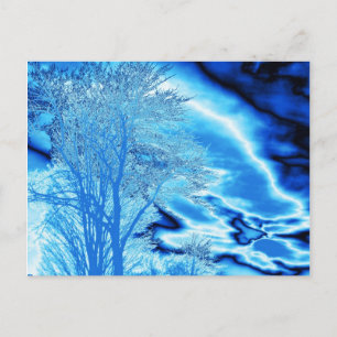 Nubes de árbol de invierno en postal azul (Persona