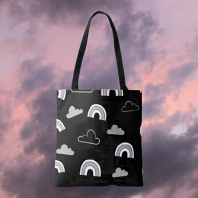 Nubes grises y arcoíris en bolsa tote negra (Subido por el creador)