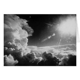 Nubes negras y blancas