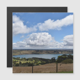 Nubes sobre el lago Gnotuk Camperdown Magnetic Car