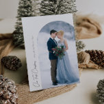 Nuestra primera invitación de bodas navideños navi<br><div class="desc">Primera navidad,  diseño moderno de fotografía personalizado con diseño fotográfico y de arco. Puedes subir tu propia imagen y editarla. El texto y los colores pueden personalizarse.</div>