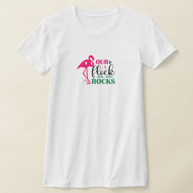 Nuestra reja de rocas flamingo camiseta (Distribución)