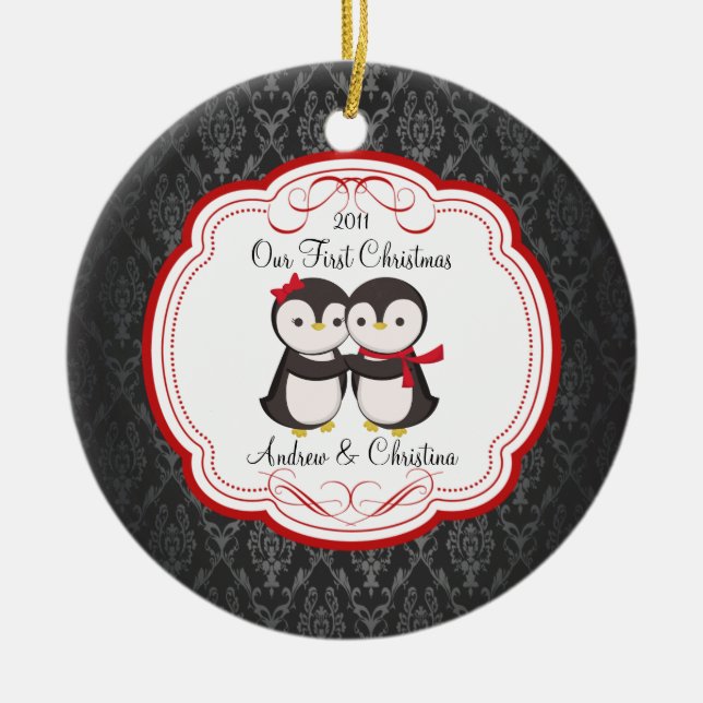 Nuestros primeros pares del pingüino del ornamento (Frente)