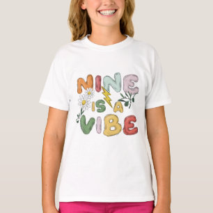 Nueve es una camiseta de cumpleaños de Vibe