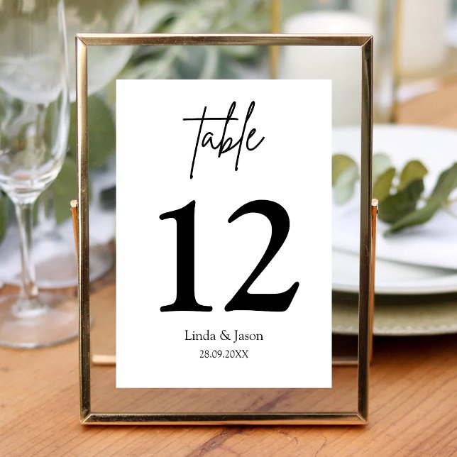 Número de Mesa con Caligrafía de Lujo para Bodas (Luxury calligraphy script table numbers guide guests with refined, elegant wedding style.)