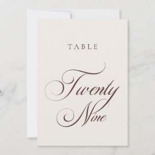 Número de mesa de boda en caligrafía marrón clásic