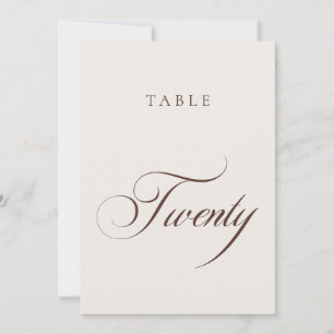 Número de mesa de boda en caligrafía marrón clásic