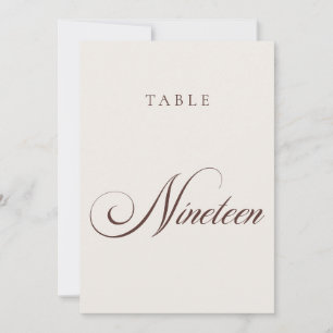 Número de mesa de boda en caligrafía marrón clásic