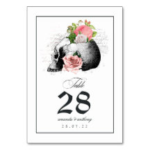 Número de mesa de cráneo gótico floral rosa
