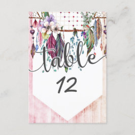 Números de mesa de boda con atrapasueños y plumas