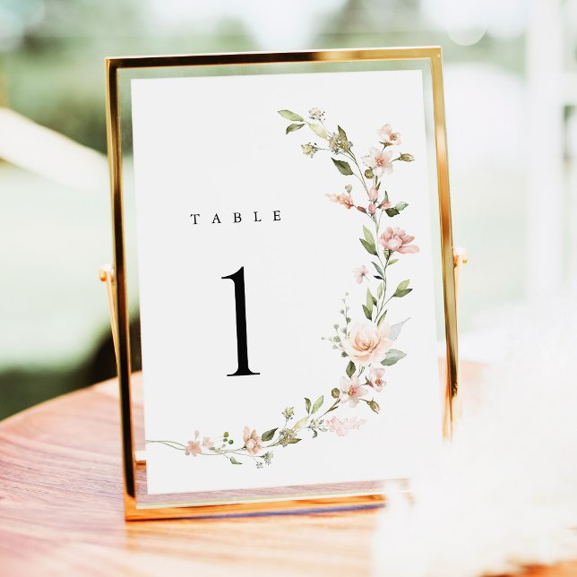Números de mesa de boda florales con rubor de melo (Peach Blush Floral Wedding Table Number, watercolor wildflower table sign in gold reception decor)