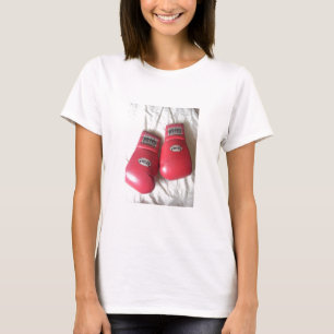 Nunca dé la camiseta para mujer para arriba de