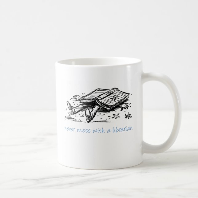 Nunca ensucie con una taza del bibliotecario (Derecha)