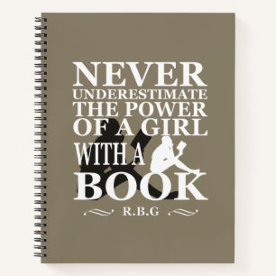 Nunca subestimar a un chica con un libro