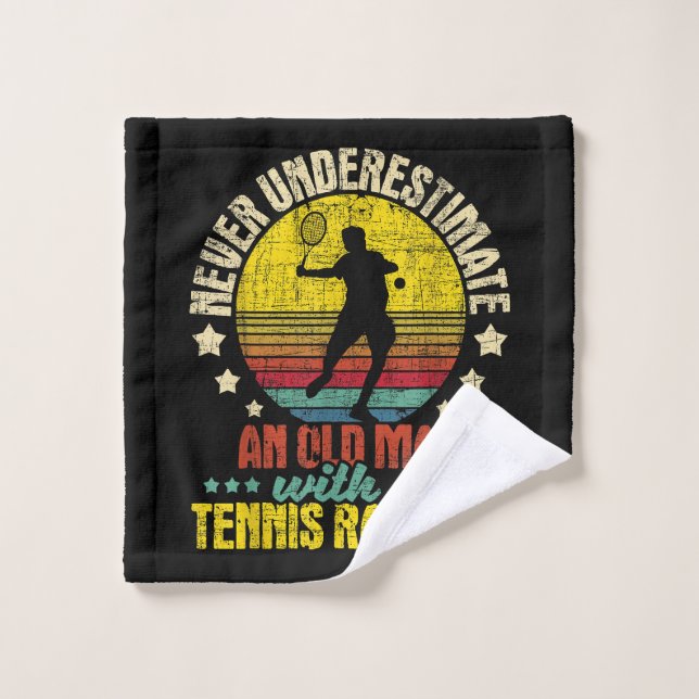 Nunca Subestimes A Un Viejo Hombre - Tennis Racket (Toallita)