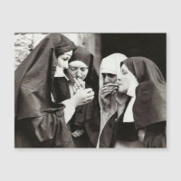 NUNS FUMADORES VINTAGE PHOY Card