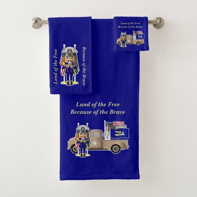 Nútcracker de la Marina con un pequeño camión mili (In situ)