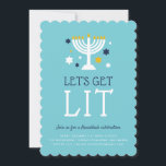 Obtener luz | Invitación de Hanukkah Party<br><div class="desc">Invitar a amigos y seres queridos a compartir algunas alegrías en Hanukkah con estas lindas invitaciones del partido Hanukkah. El diseño es divertido y está dirigido a las reuniones de adultos. En un fondo turquesa se puede ver la luz de una menorah iluminada y rodeada de estrellas doradas amarillas, azules...</div>