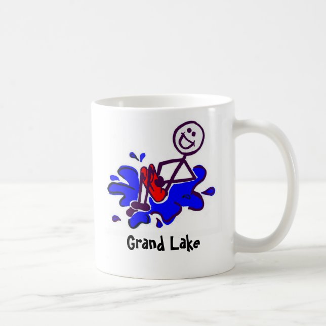 Obús en la taza de café magnífica del lago (Derecha)