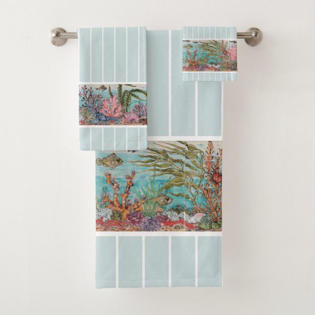 Ocean Sea Life Fish Green Vintage Beach House (In situ)
