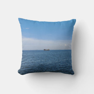 Océano con almohada de barco