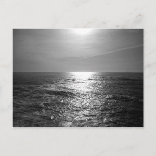 Océano Pacífico en postal monocroma