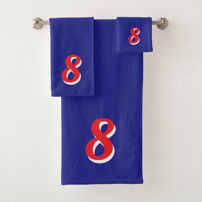Ocho número de la suerte rojo en azul (In situ)