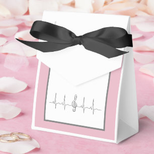 Oda a las cajas de favores del amor de la poeta Ad