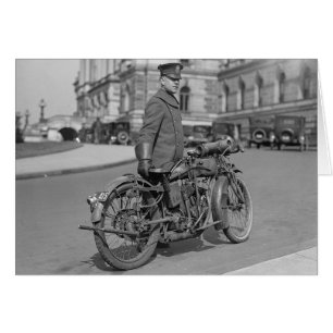 Oficial de policía en motocicleta, 1922
