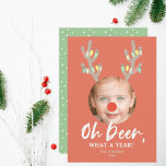 Oh Deer Red Funny Navidades Tarjeta fotográfica de<br><div class="desc">Este lindo y gracioso "¡oh ciervo, qué año!" La tarjeta de vacaciones de los navidades muestra tu foto con cuernos de ciervo y luces de vacaciones en un fondo rojo. El reverso cuenta con un fondo verde con patrones de nieve blancos. Personalízalo para tus necesidades. Puedes encontrar productos coincidentes en...</div>