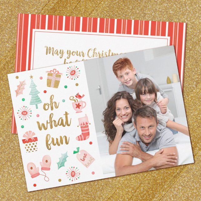 Oh Qué Divertida Cuidada Familia Tarjeta de Fotogr (A cute family photo Christmas Card with the words, Oh What Fun. Personalize a message on the back.)