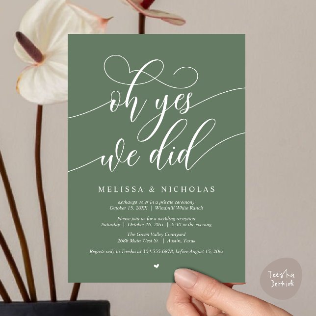 ¡Oh sí, lo hicimos! Anuncio de fuga con guión mode (Oh Yes We Did Modern Creative Script Elopement Announcement Dinner Card in Sage Green)