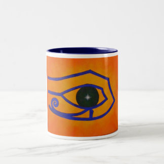 Ojo egipcio de la taza de café del Ra