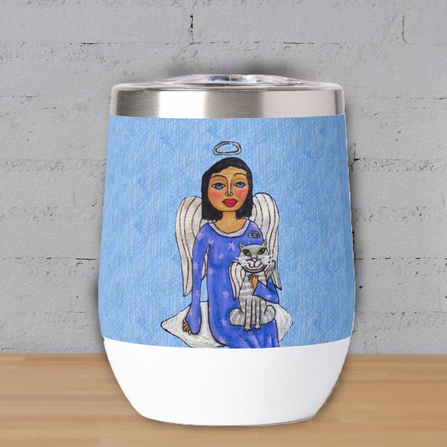 Ojos azules de ángel haitiano oscuro en la nube co (Blue eyed angel holding white angel cat on cloud on sky blue small drink tumbler.)