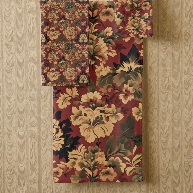 Old Victorian Deep Red Gold and Green Pattern (Subido por el creador)