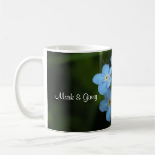 Olvídeme no las flores novia y taza de café del