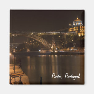 Oporto por el imán de la noche