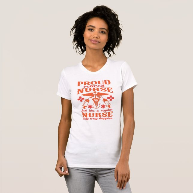 Orgullosa camiseta de enfermera retirada. (Anverso completo)