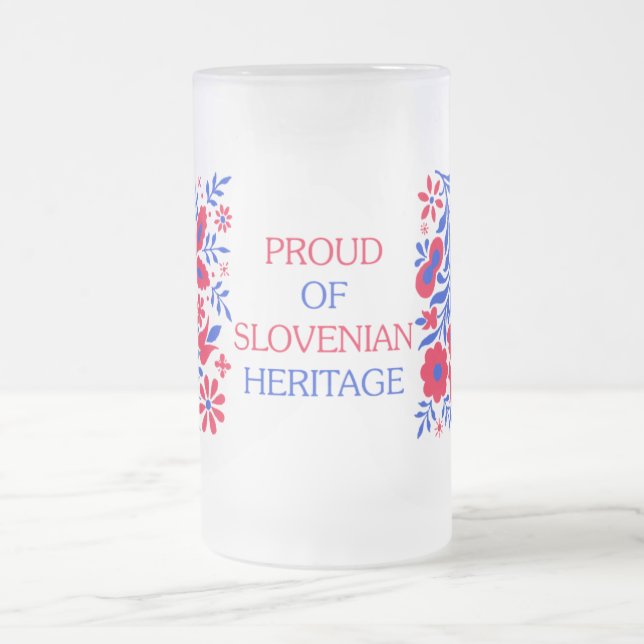Orgulloso de la taza eslovena de la herencia (Centro)