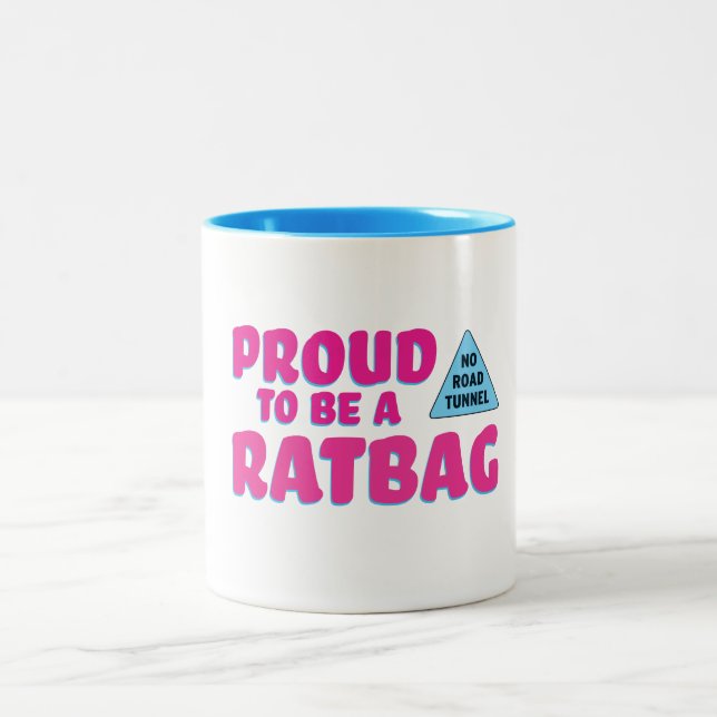 Orgulloso ser taza de Ratbag (Centro)