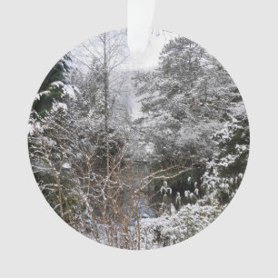 Ornamento acrílico de árboles nevados