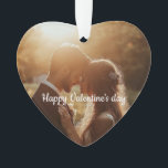Ornamento Acrílico Personalizado De Forma Cardíaca<br><div class="desc">Celebra el amor con este elegante adorno acrílico en forma de corazón que presenta "Feliz Día de San Valentín" y una foto romántica de una pareja. Perfecto como un regalo, un conservador o una decoración casera para honrar tu día especial. Personalízalo para agregar nombres, fechas o mensajes para crear un...</div>