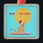 Ornamento acuático de los Navidades dorados Beach<br><div class="desc">Trae recuerdos de un divertido día de playa a tu árbol de Navidad este año con este adorno de Golden Retriever surfeador. Diseñado por Naptown Tails!</div>